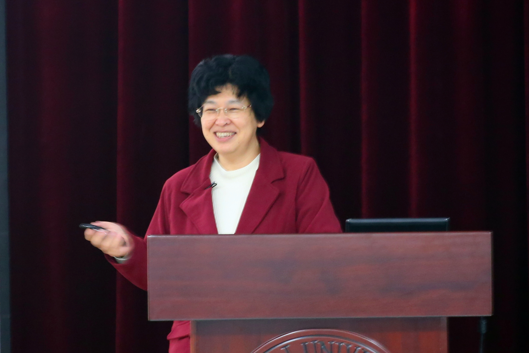 Prof. Kyoko Nozaki from the University of Tokyo Visits SKLEOC